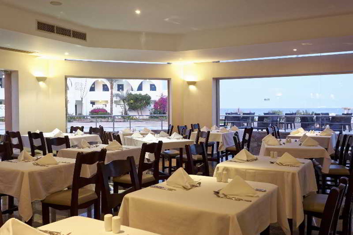 The-Three-Corners-Equinox-Beach-Resort-Restaurant-46