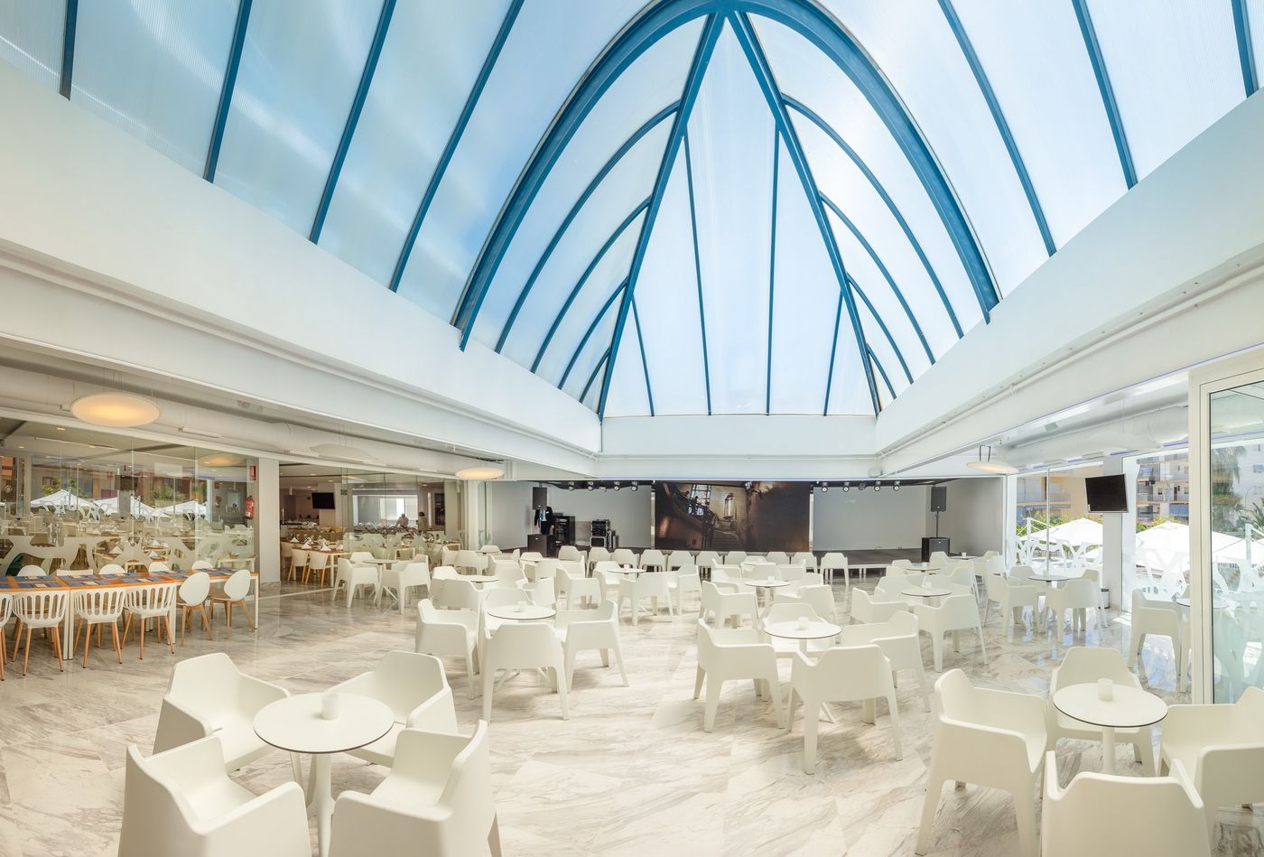 Magic-Aqua-Villa-Luz-Bar-43