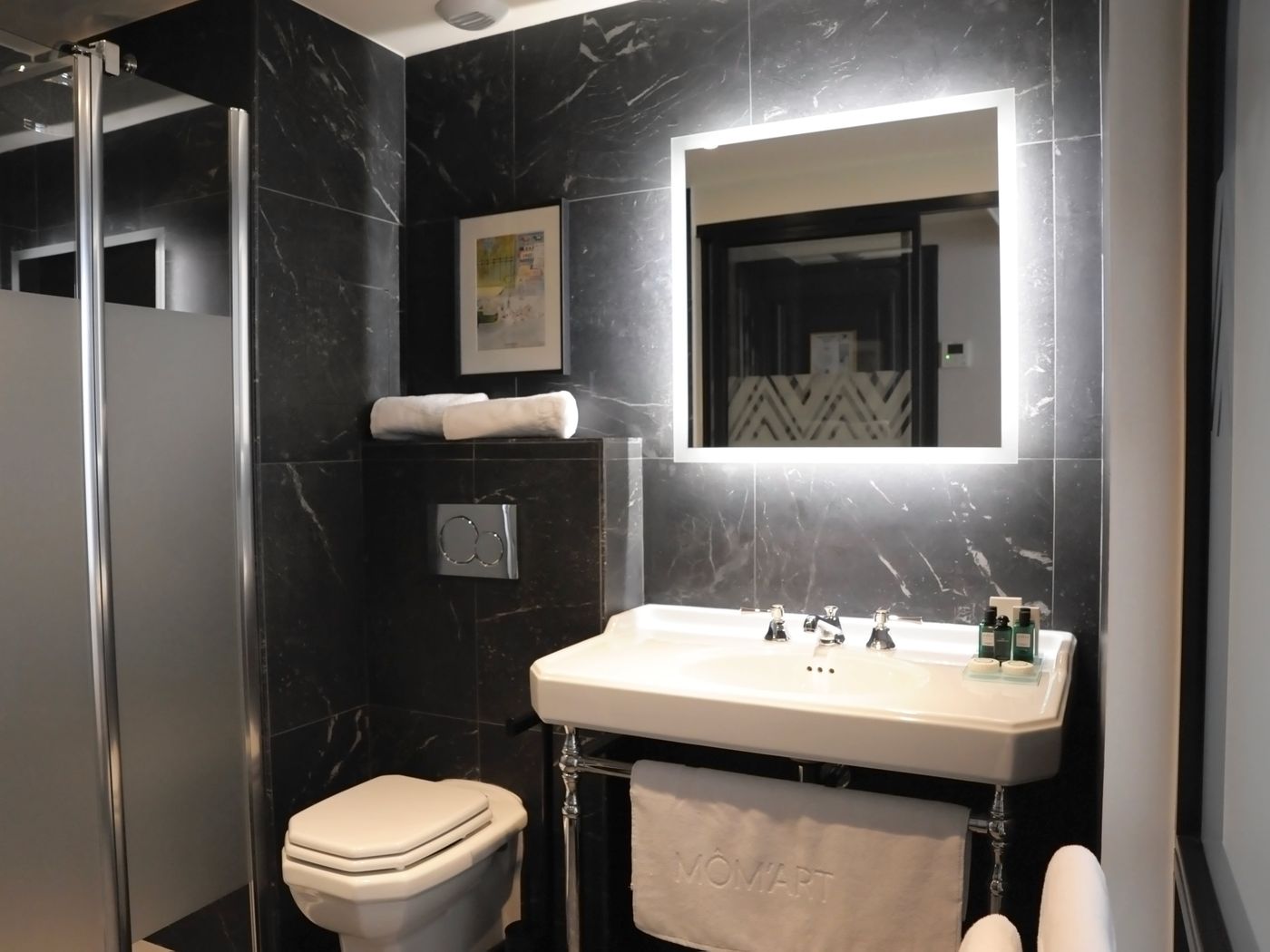 Mom-Art-Hotel-Room-22