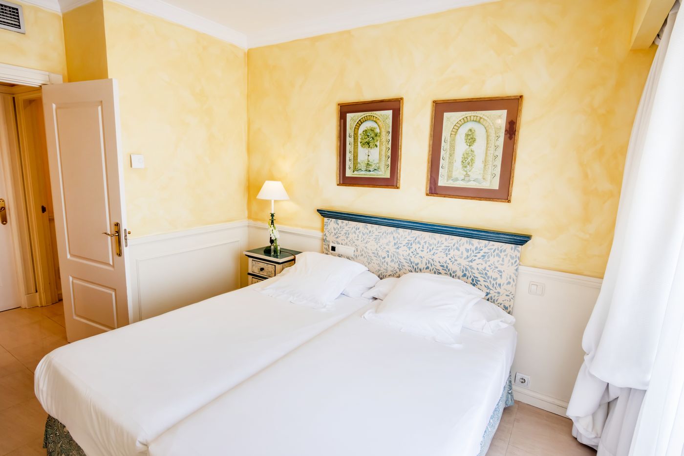 Guadalpin-Suit-Room-26