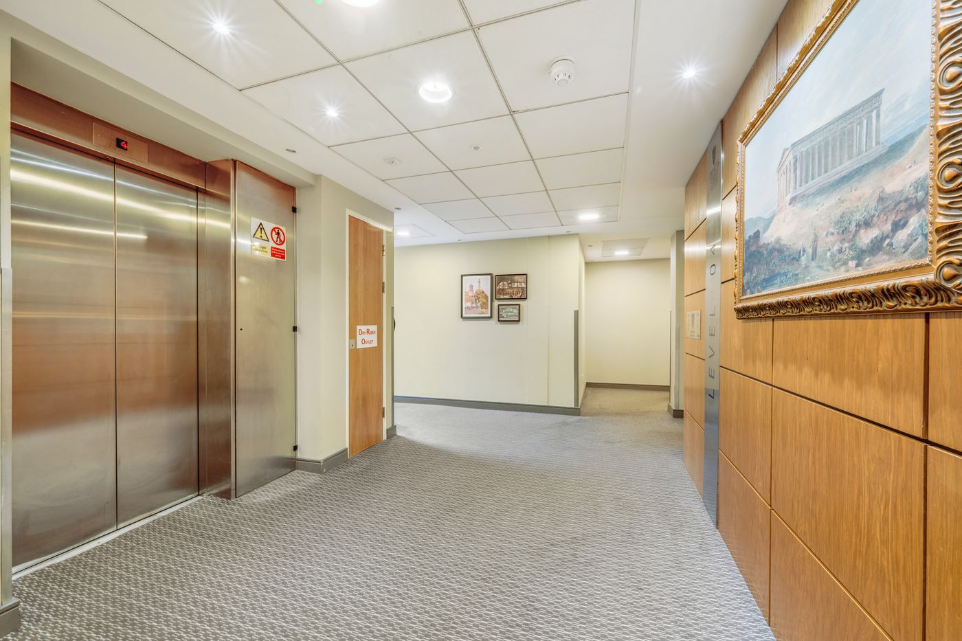 Princes Street Suites - United Kingdom - Edinburgh - Lobby - 0