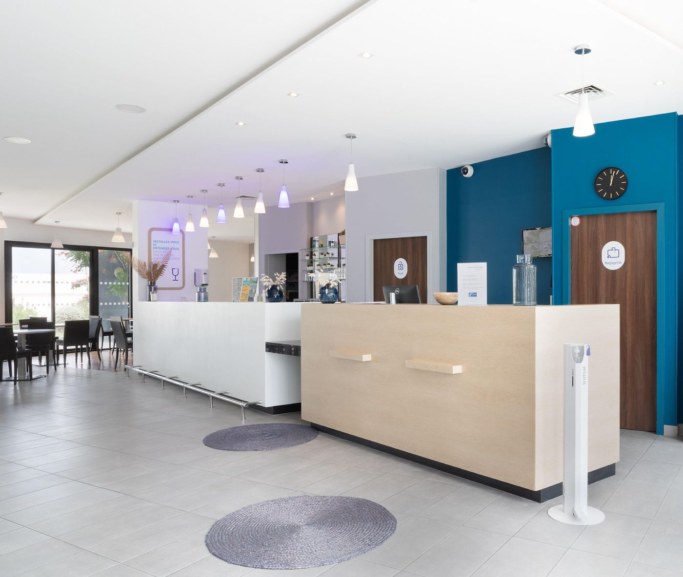 Holiday Inn Express Marseille Airport-France-Vitrolles-General view-5