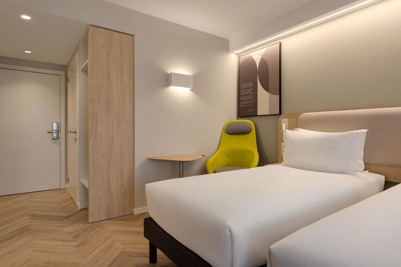 Holiday-Inn-Express-Evora-Room-11
