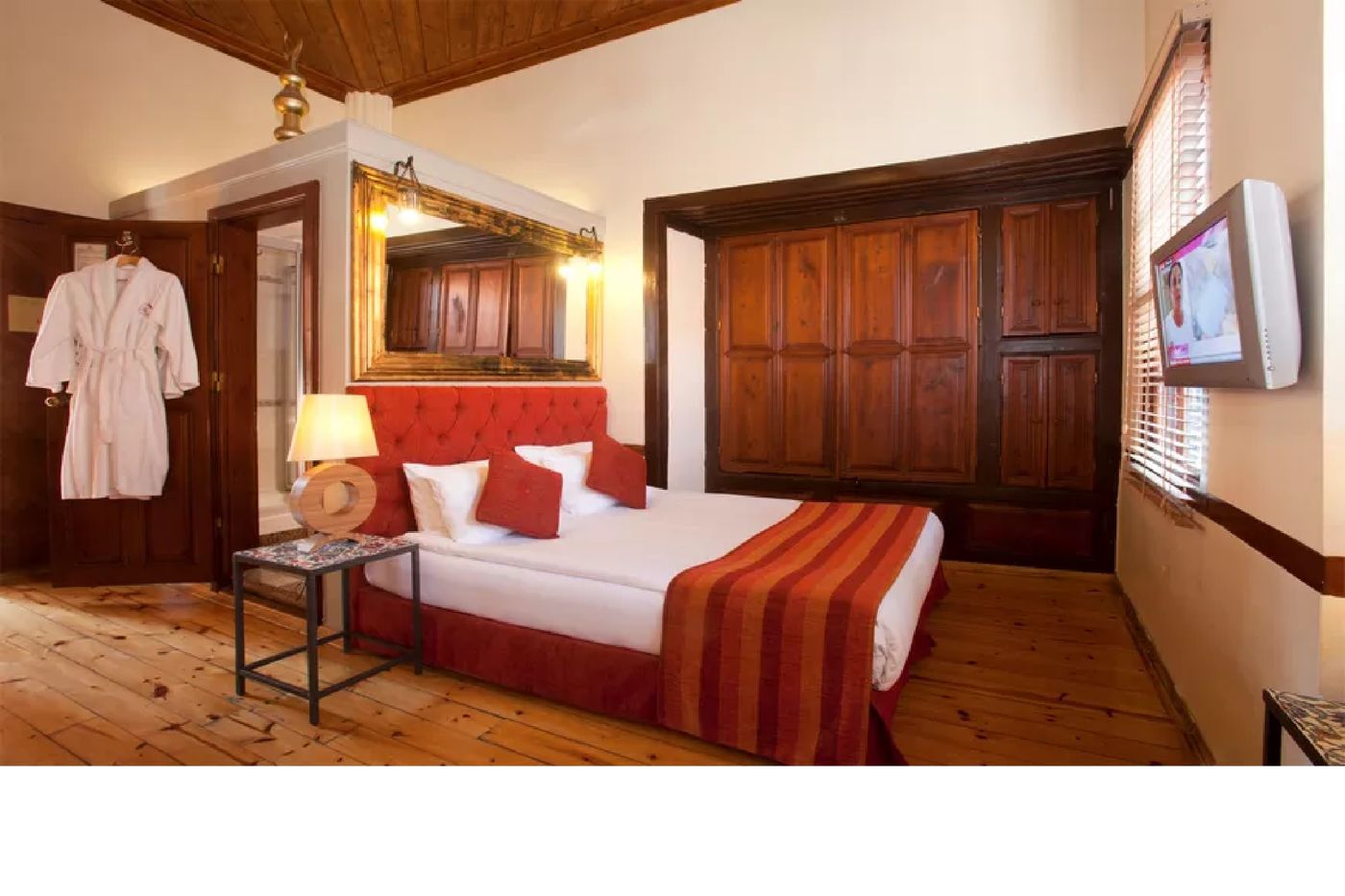 ALP-PASA-BOUTIQUE-HOTEL-OLD-TOWN-Room-17