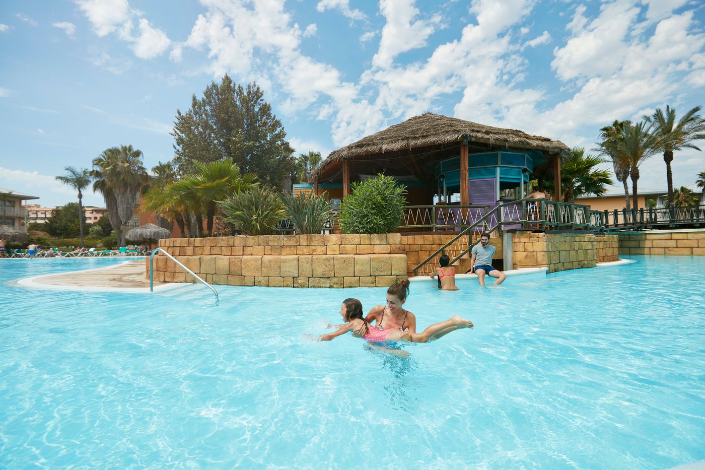 PortAventura-Hotel-Caribe---Theme-Park-Pool-7