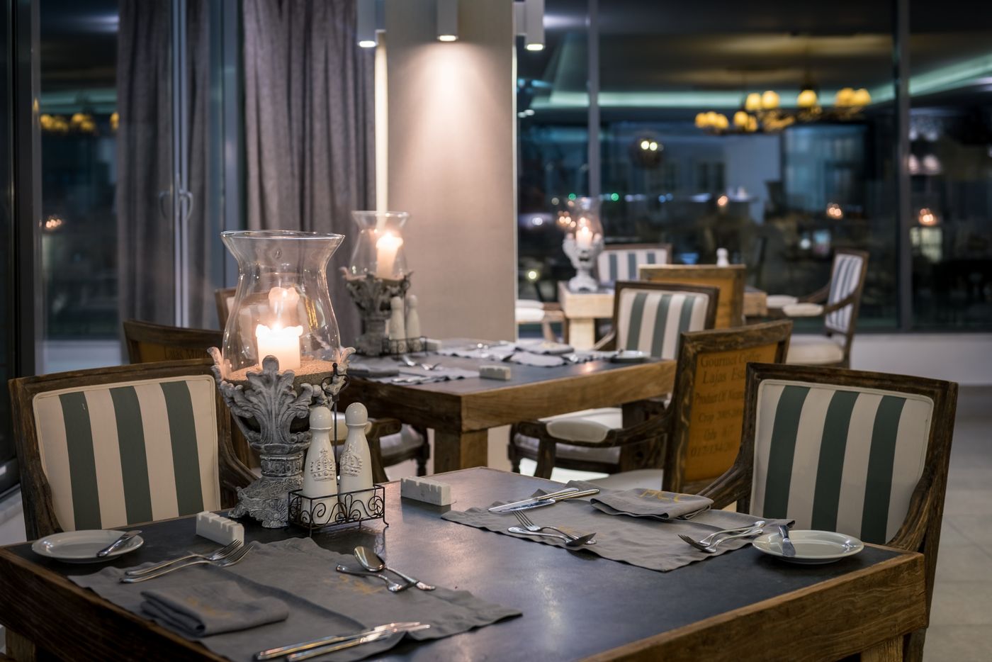 Diamond-Deluxe-Restaurant-54