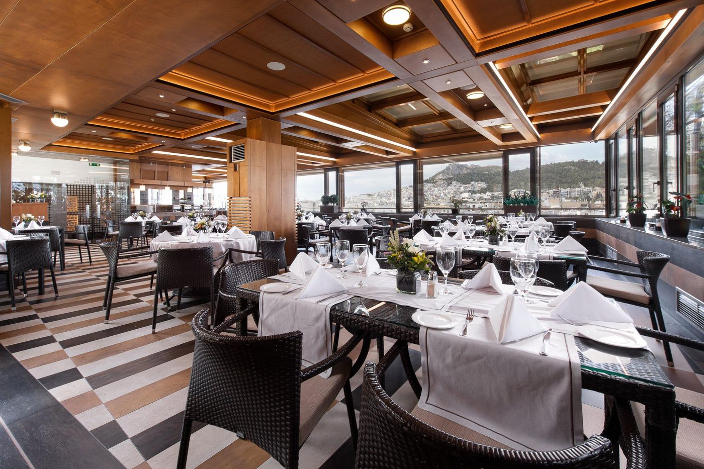 Crowne-Plaza-Athens-Restaurant-46