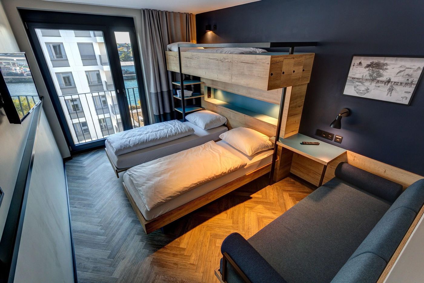 Schulz-Hotel-Berlin-Wall-At-The-East-Side-Gallery-Room-8