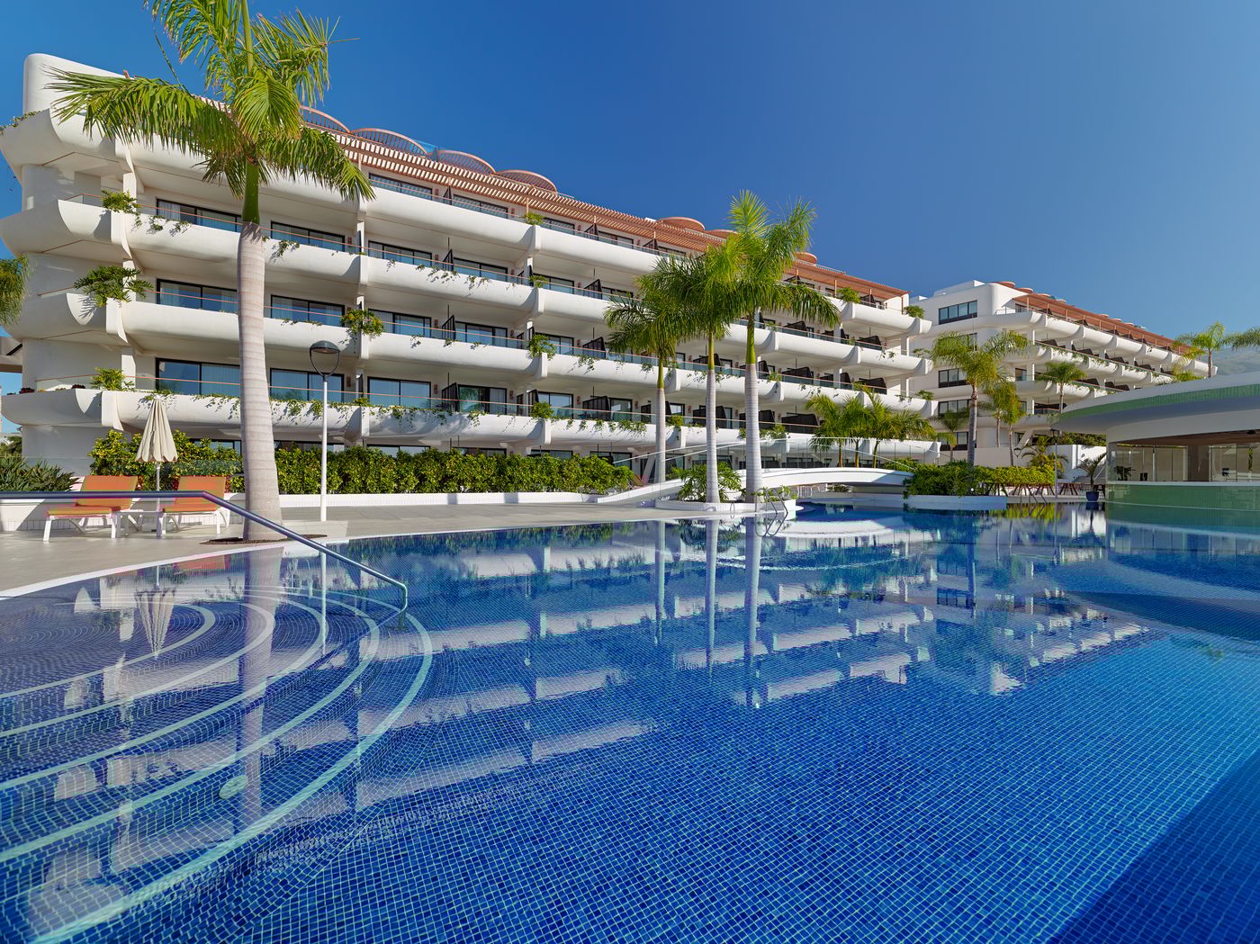 H10-Atlantic-Sunset-Horizons-Collection-Pool-2