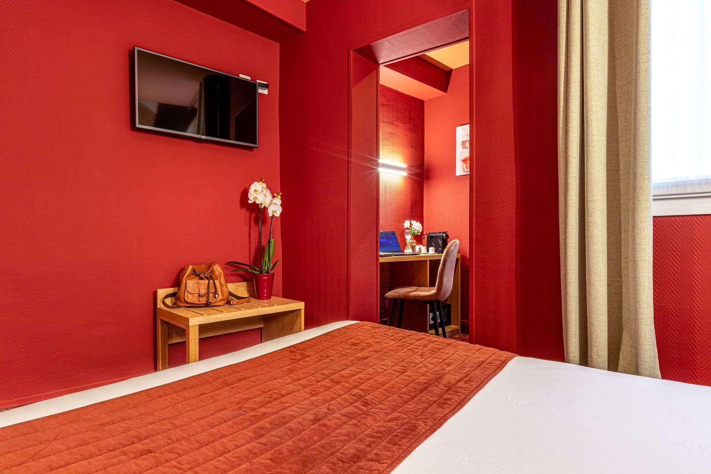 Hotel-Ariane-Montparnasse-by-Patrick-Hayat-Room-29