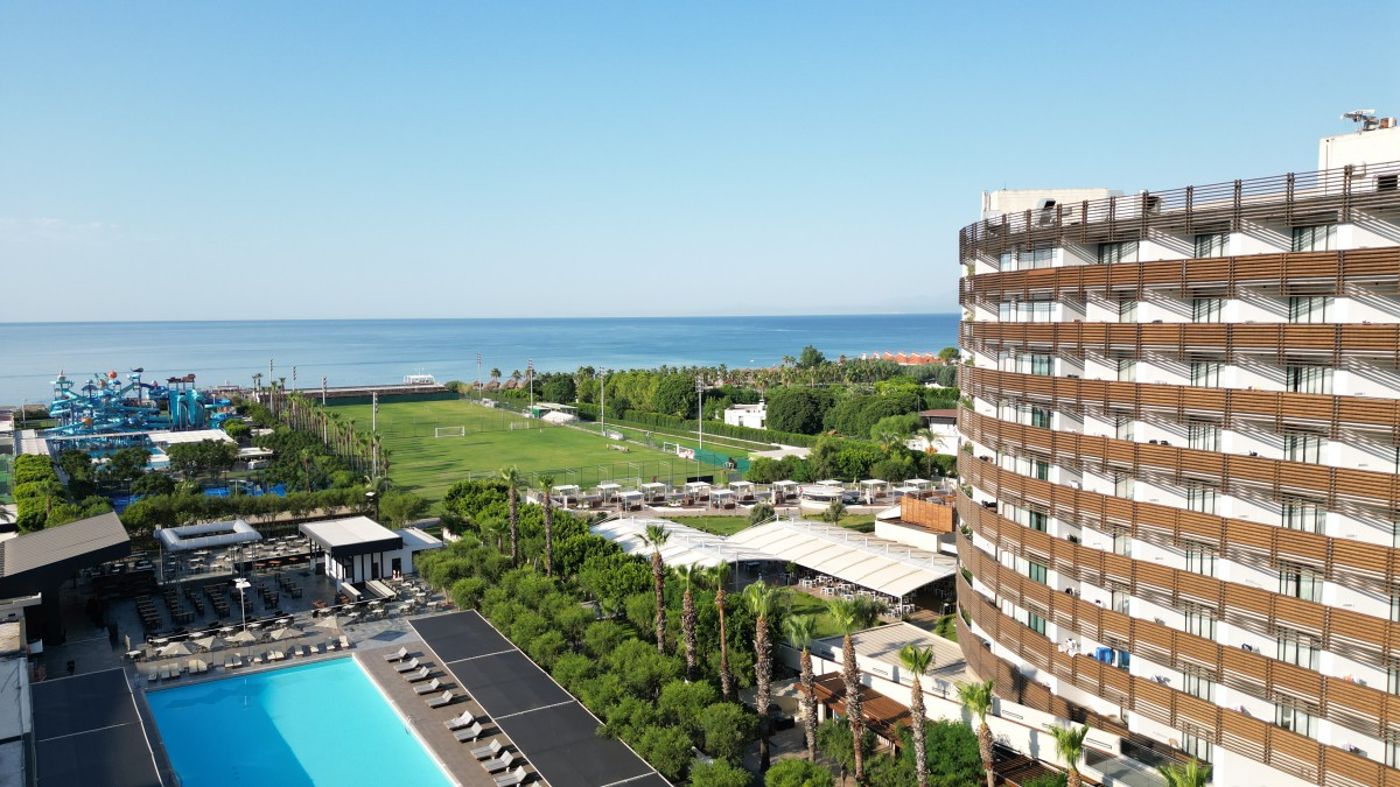 Nirvana Cosmopolitan