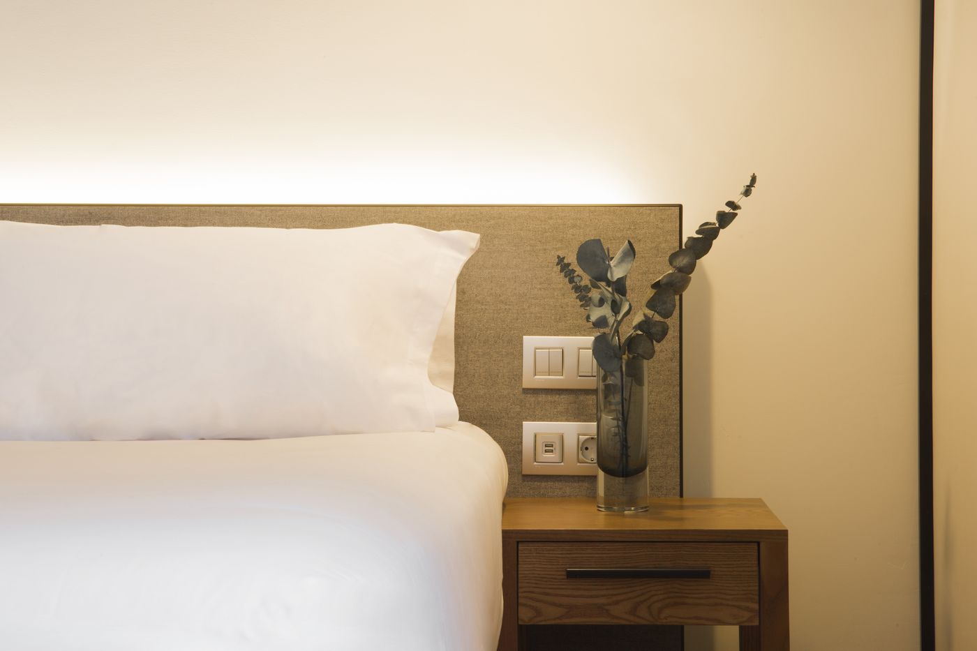 ICON-Embassy-Room-26