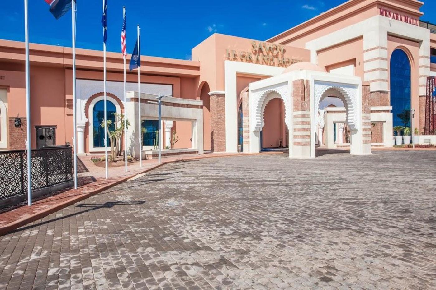 Savoy-Le-Grand-Hotel-General-view-7