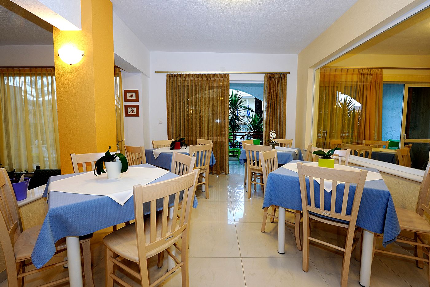 Apollon-Apartments-Restaurant-53