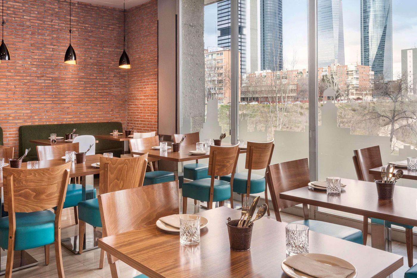 TRYP-Madrid-Chamartin-Hotel-Restaurant-11