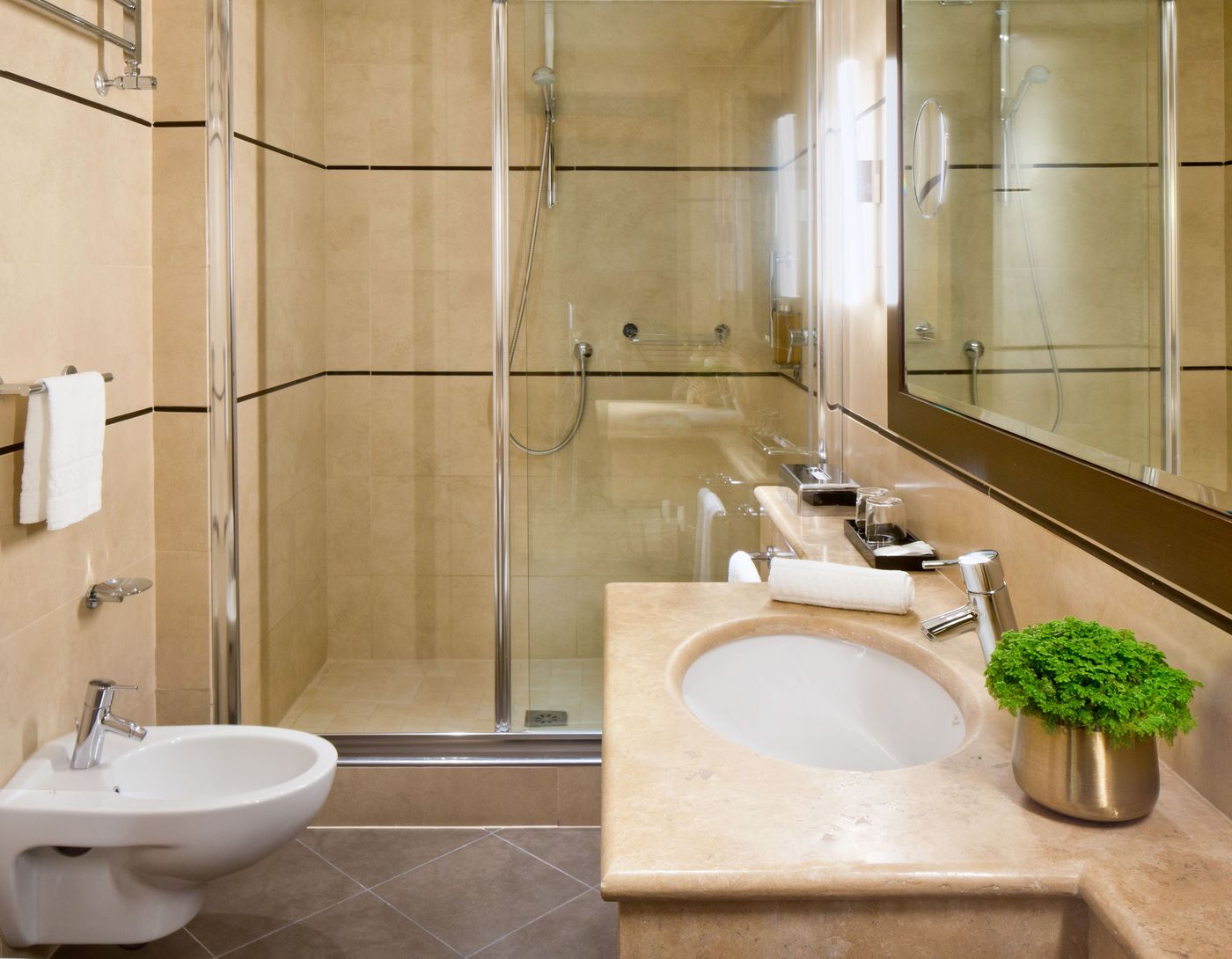 Starhotels-Tourist-Room-25