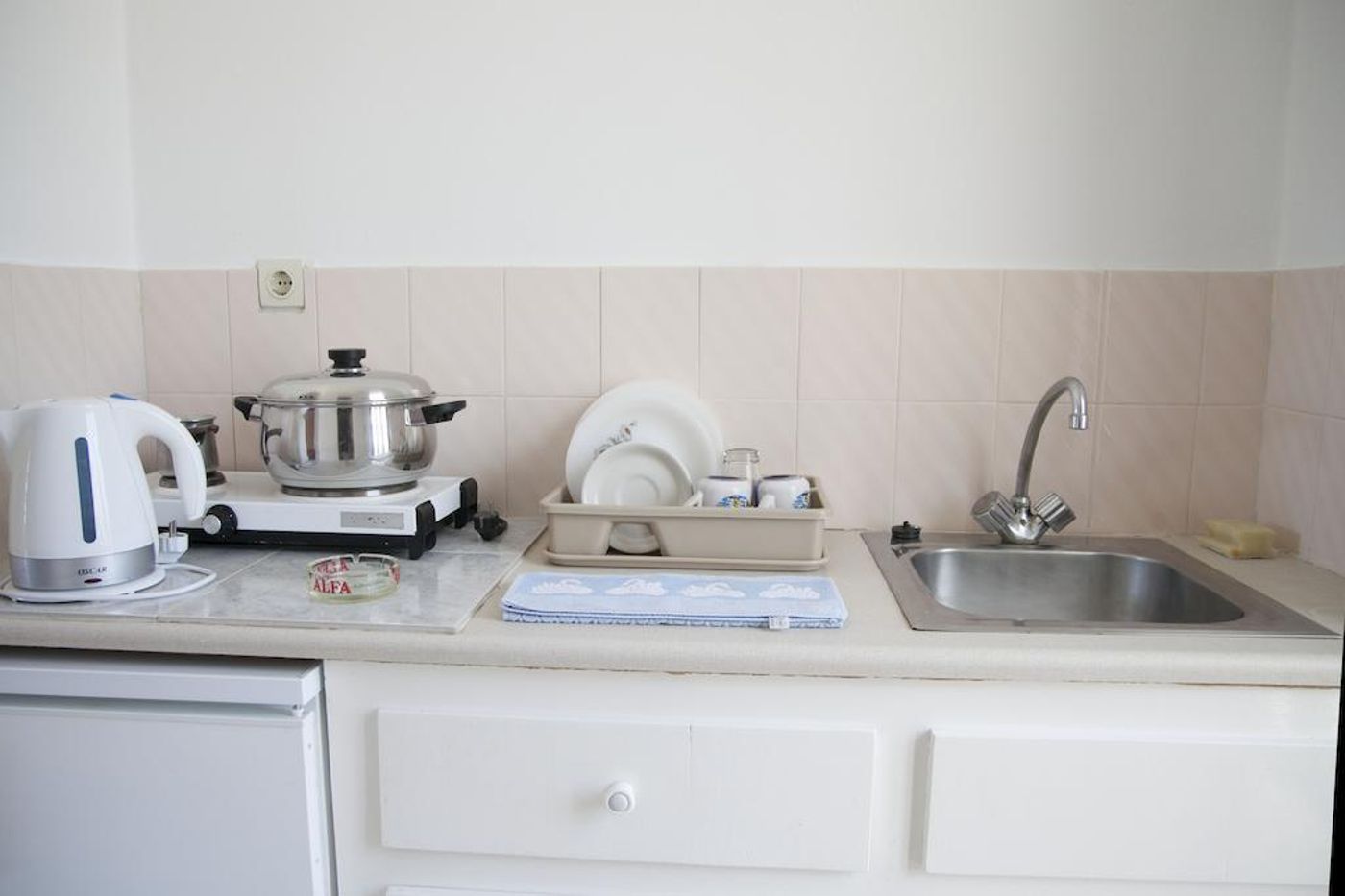 Manolis-Studios-Room-18