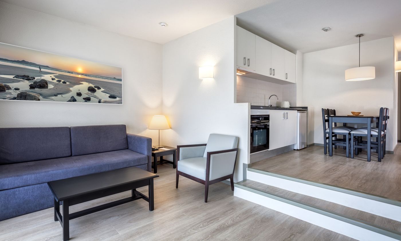 HG-Cristian-Sur-Room-19