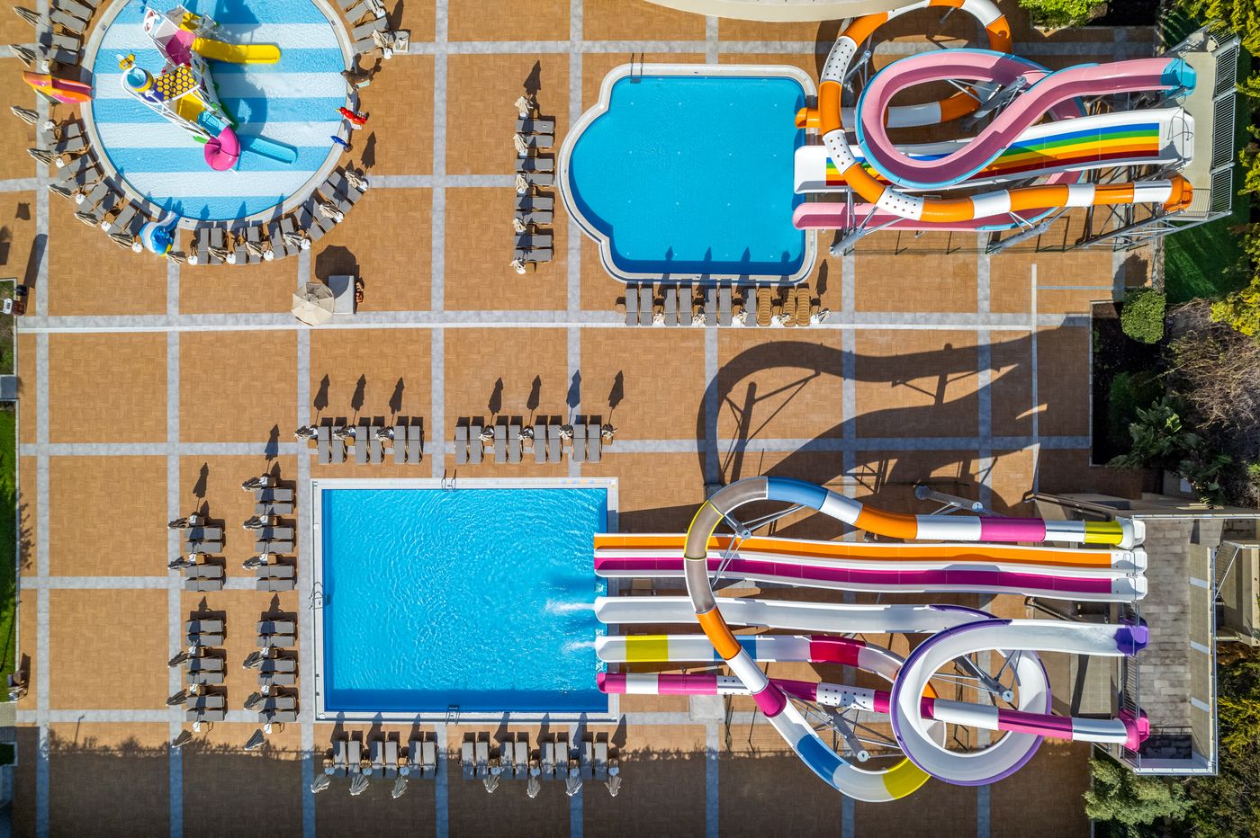 Royal-Garden-Beach-Pool-18