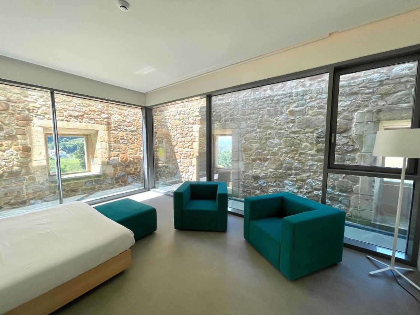 Pico Velasco-Spain-Carasa, Voto-Room-10