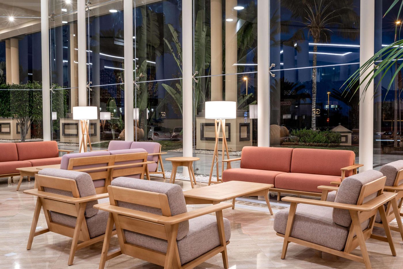 Hotel-GF-Gran-Costa-Adeje-Lobby-60