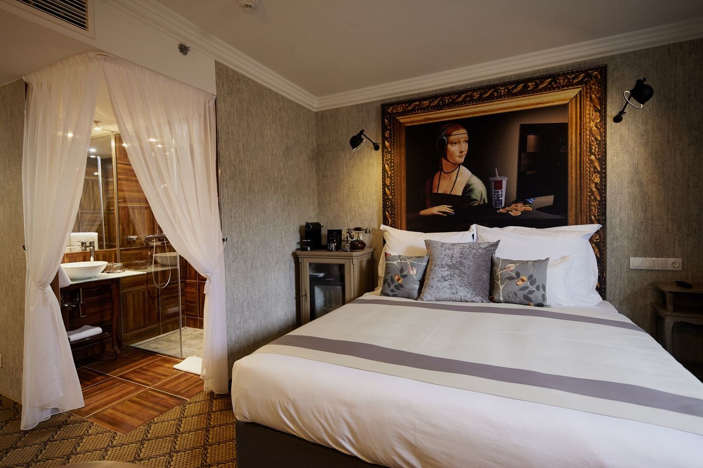 Mystery-Hotel-Budapest-Room-24