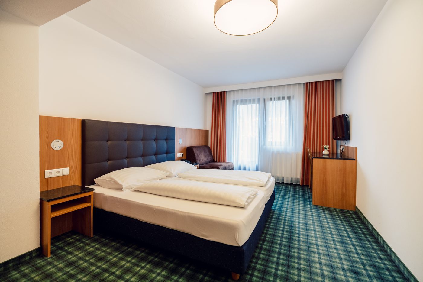 Bon Alpina-Austria-INNSBRUCK-IGLS-Room-6