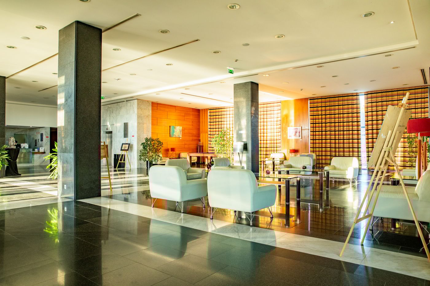 VIP-Executive-Santa-Iria-Hotel-Lobby-14