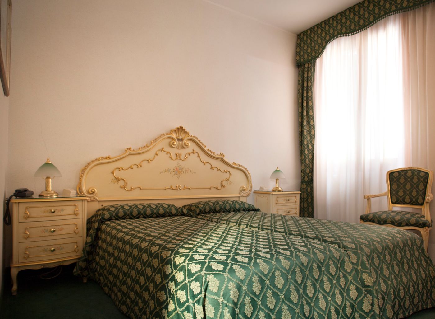 Commercio-e-Pellegrino-Room-5