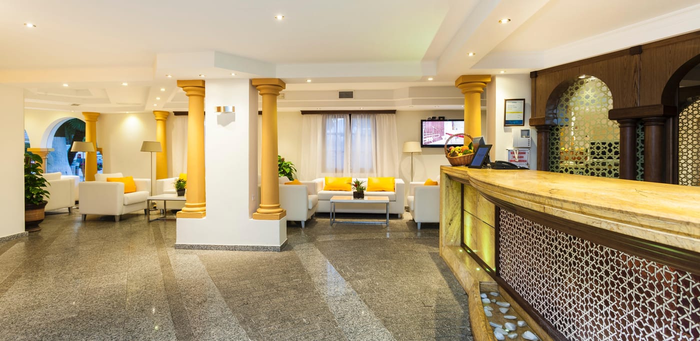 Hotel-Globales-Cortijo-Blanco-Lobby-34