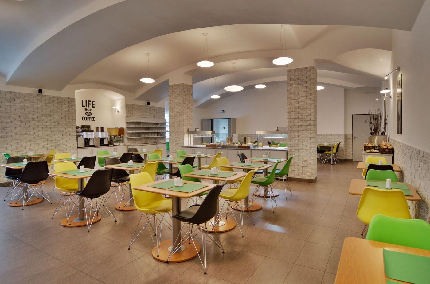 Adeba-Hotel-Restaurant-18