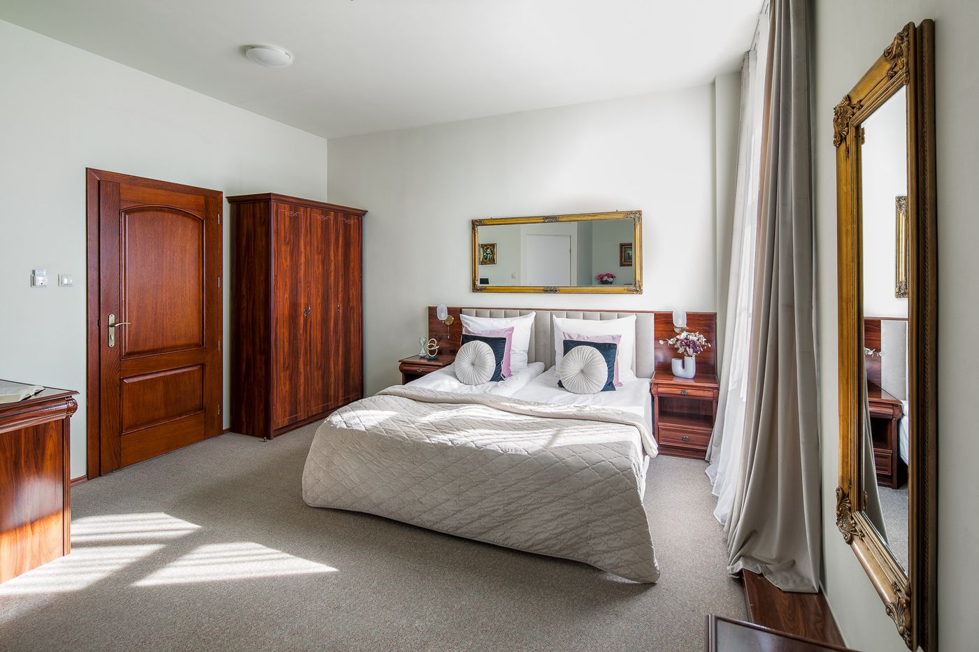 Old-Time-Aparthotel-Room-12