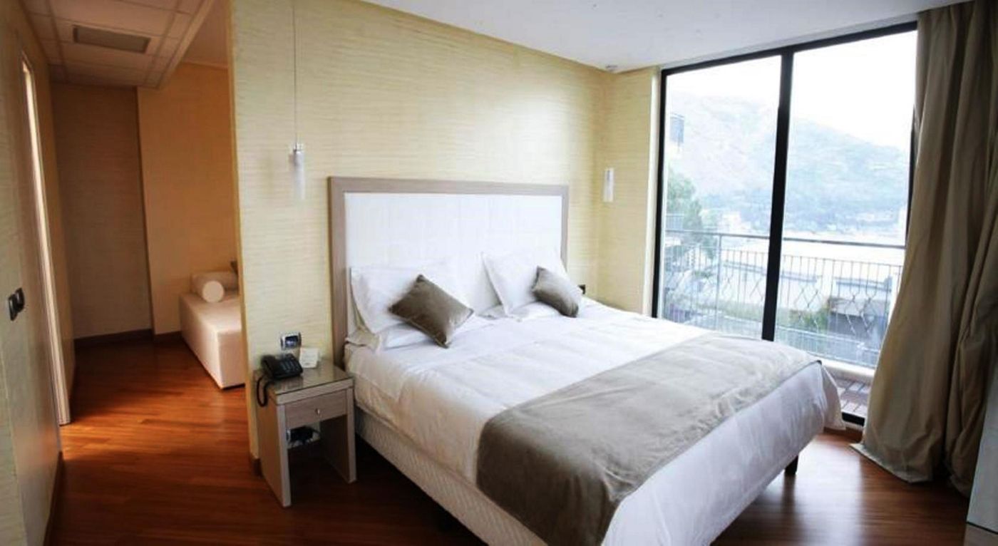 Villa-Esperia-Room-28