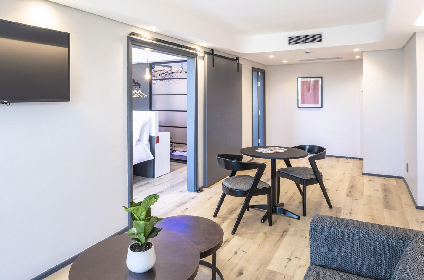 ANEW-Hotel-Green-Point-Cape-Town-Room-9