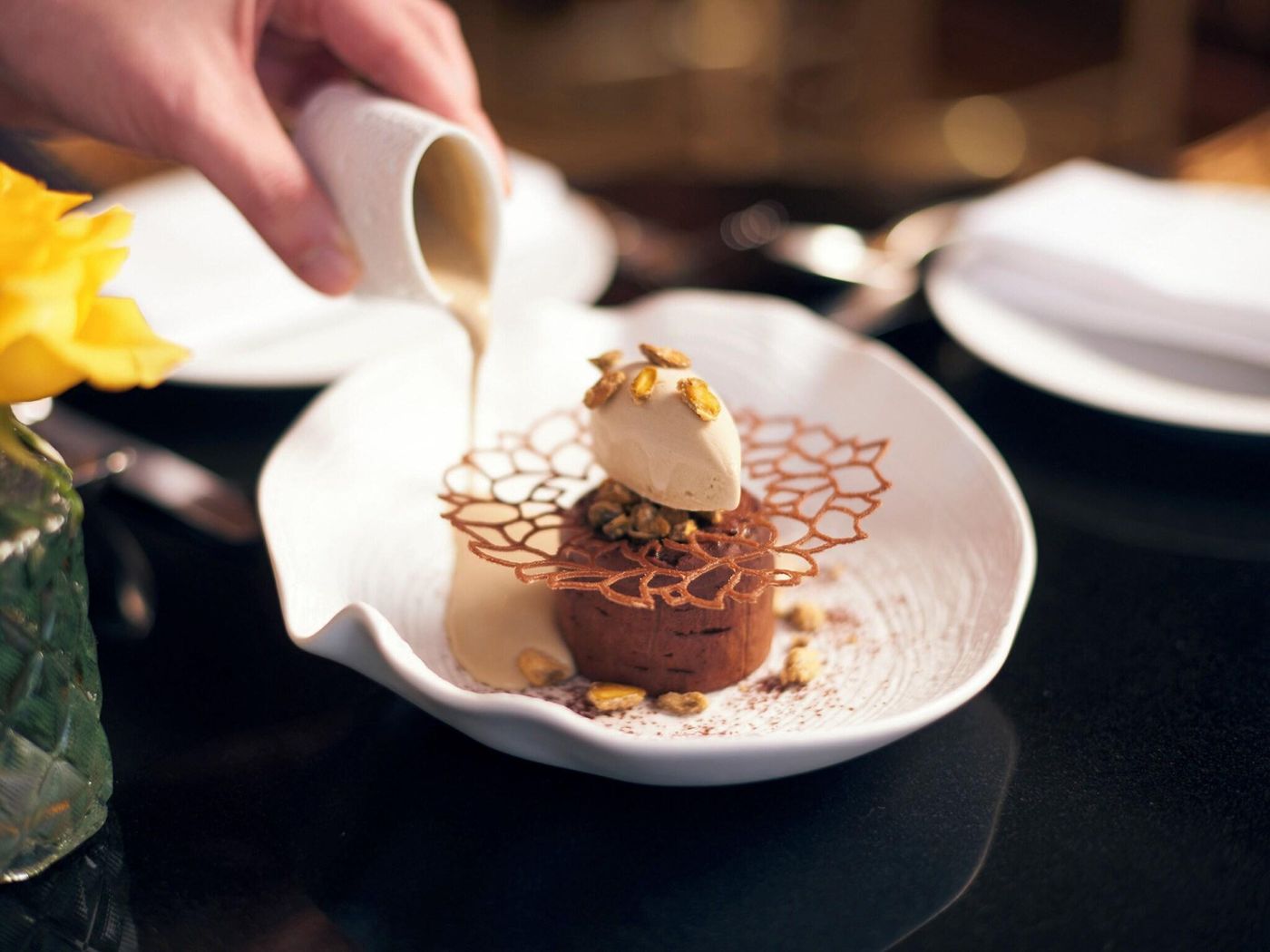 Four-Seasons-Hotel-Geneva-Bar-77