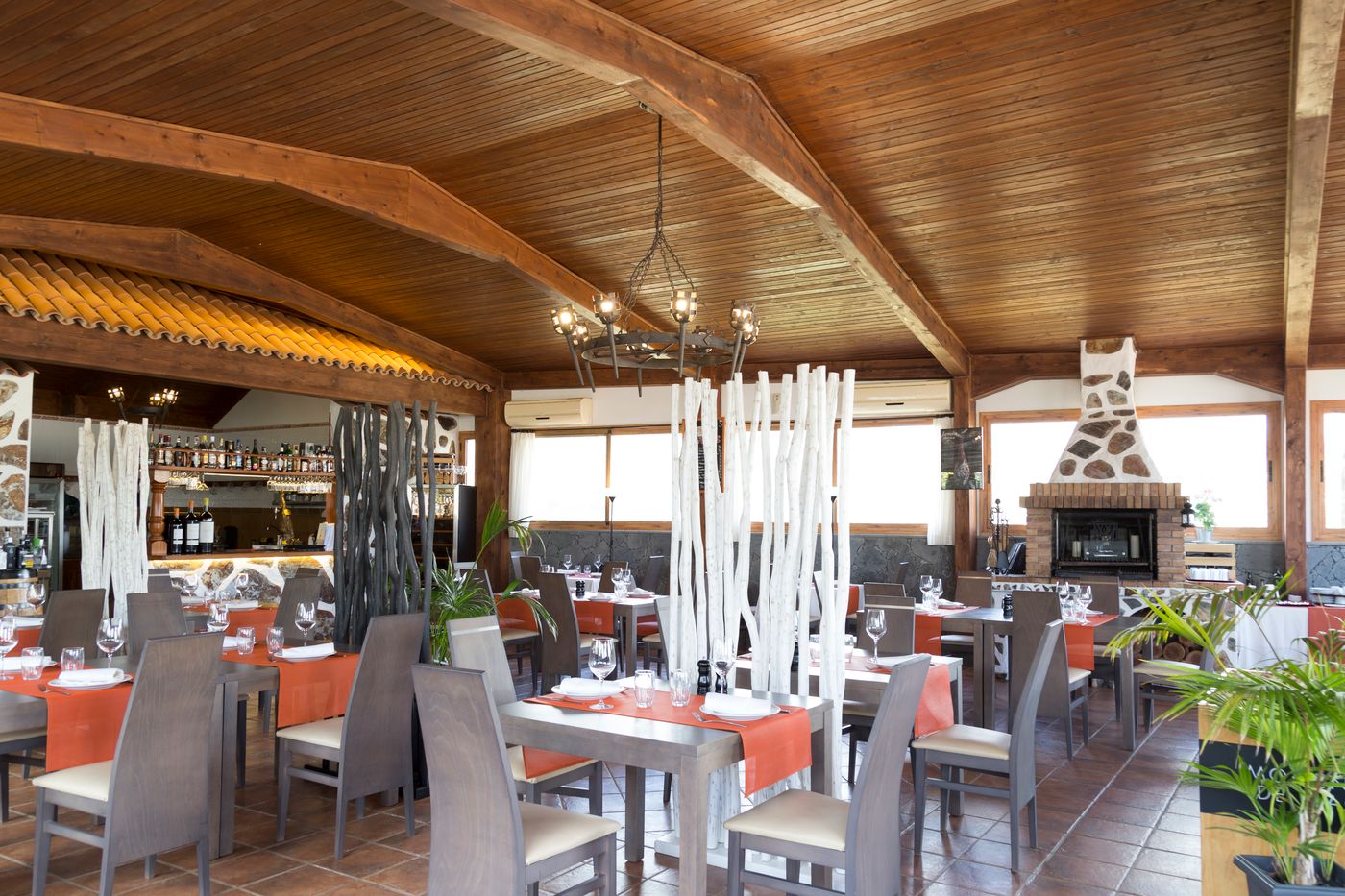 Melva-suite-hotel-Restaurant-40