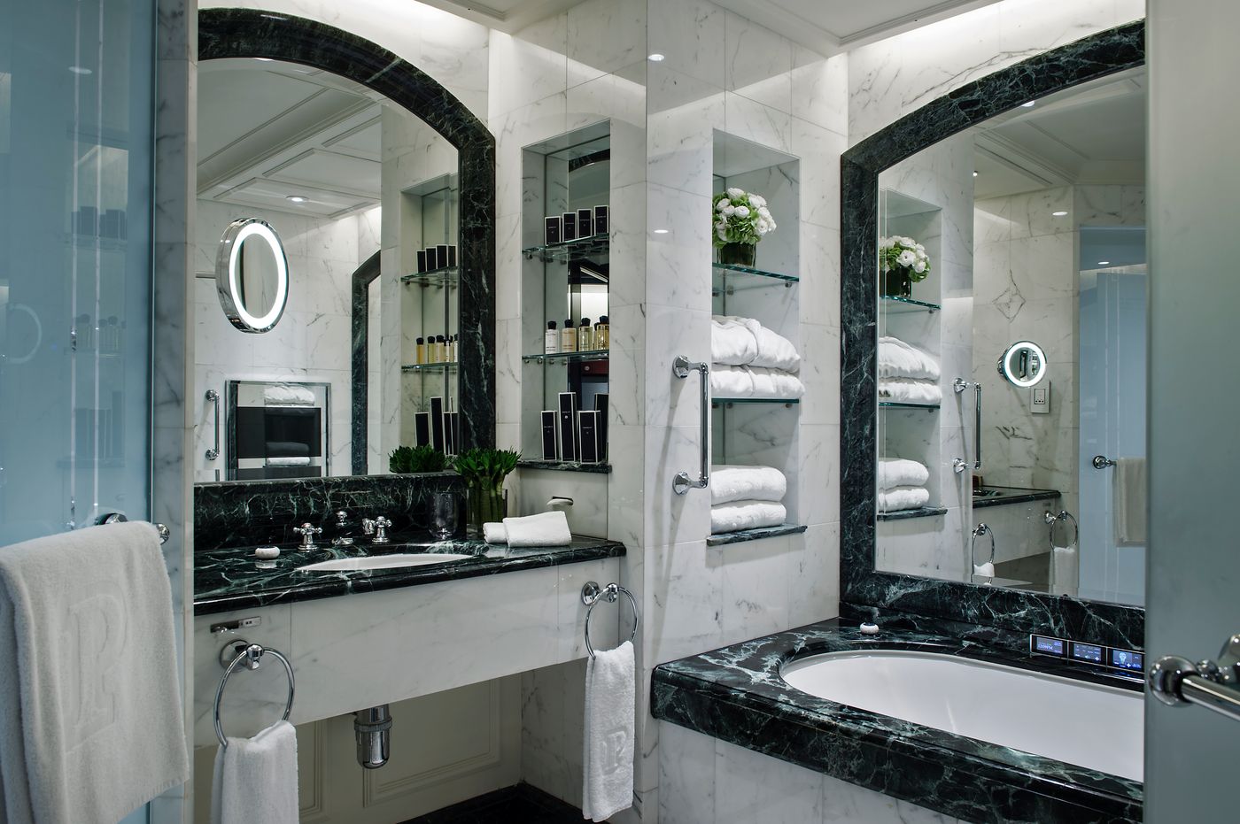 The-Peninsula-Hong-Kong-Room-34