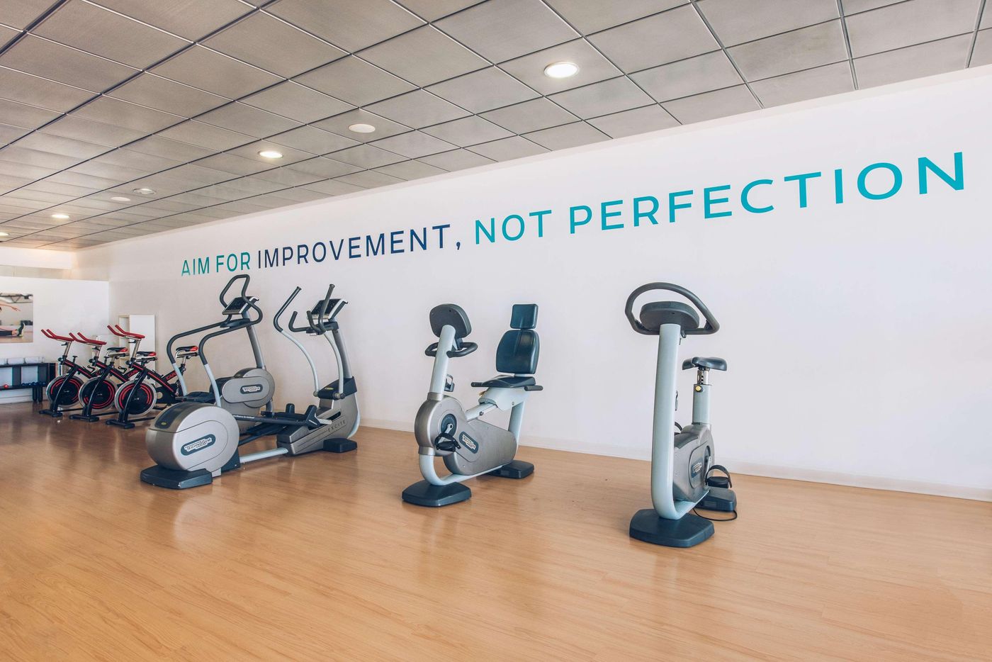 Iberostar-Waves-Bouganville-Playa-Sports-and-Entertainment-51