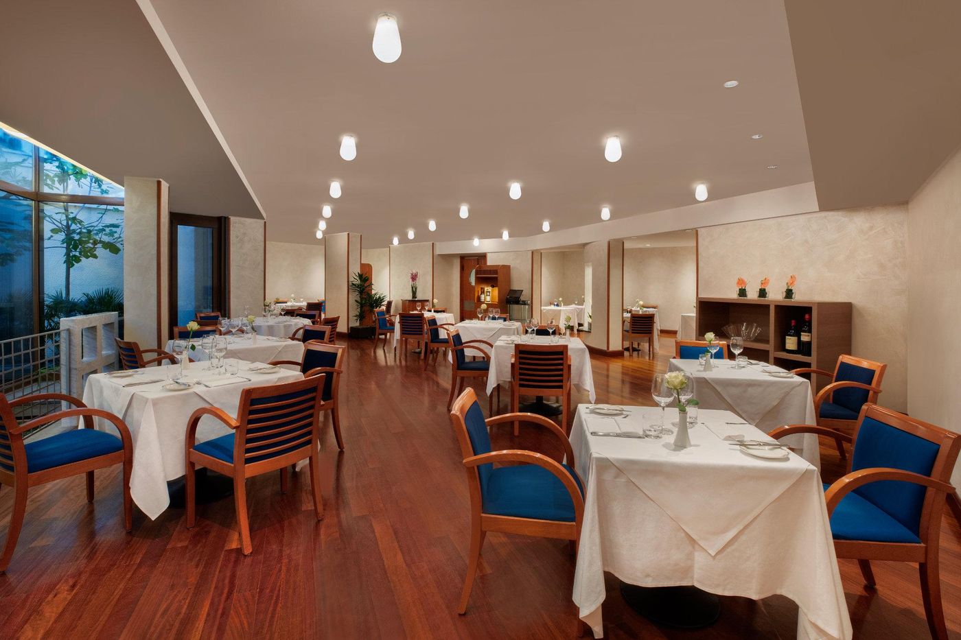 Crowne-Plaza-Milan-Linate-Restaurant-20