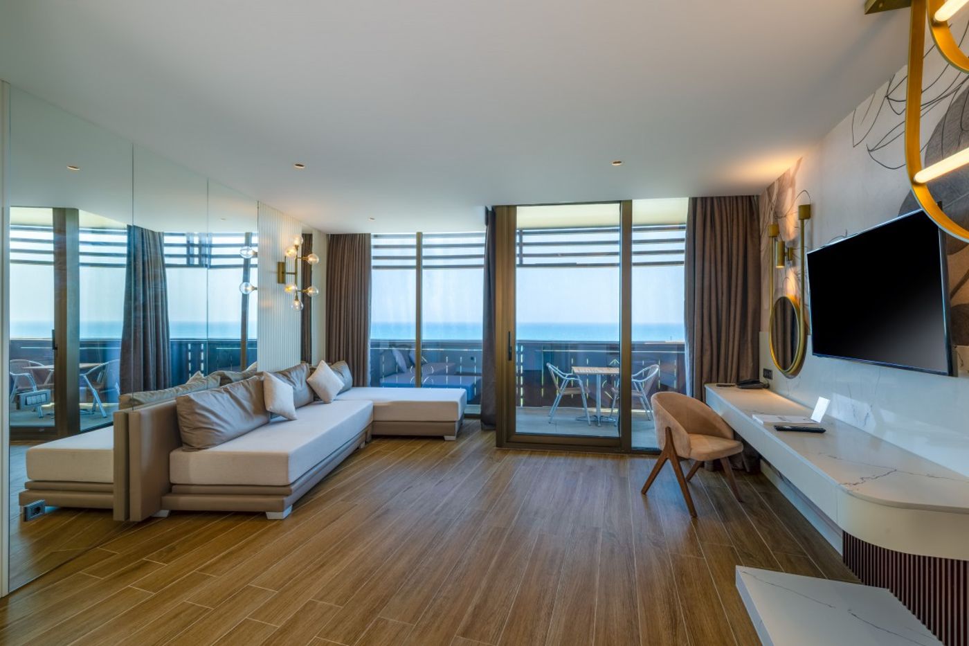 Nirvana Cosmopolitan