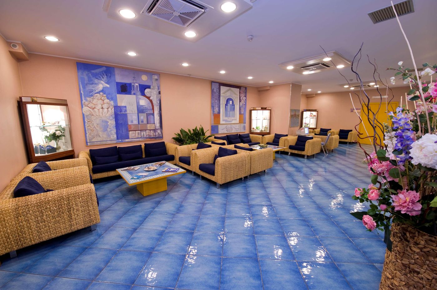 Best-Western-Mediterraneo-Lobby-19