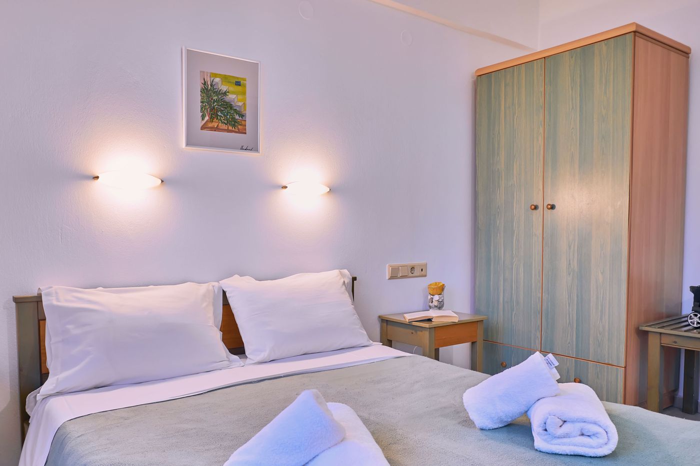 Dionysos Studios & Apartments (2)