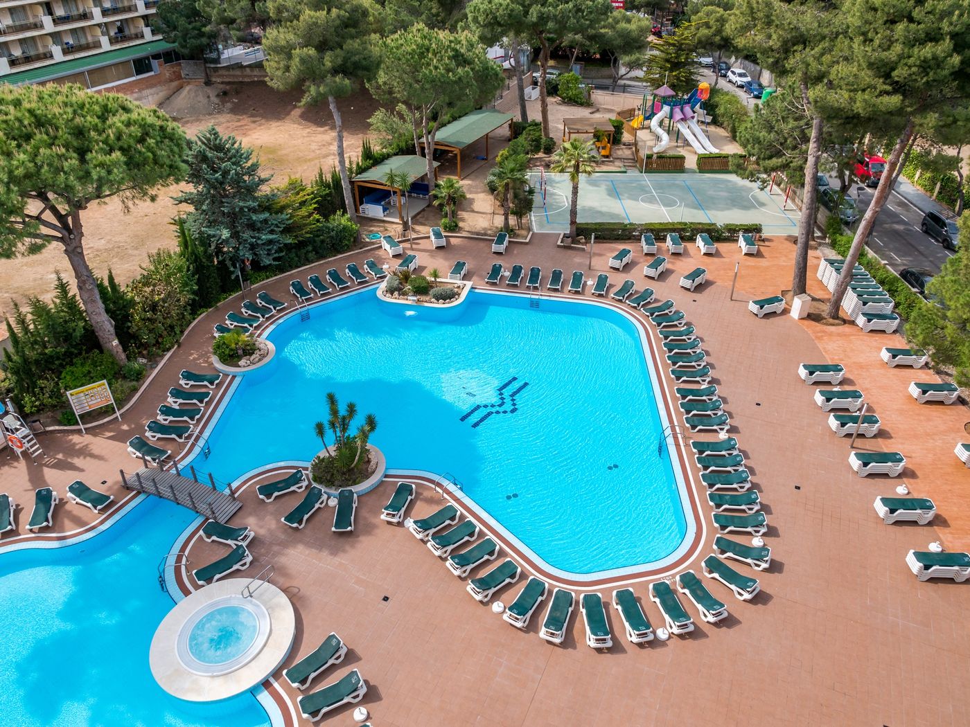 Golden Avenida Suites