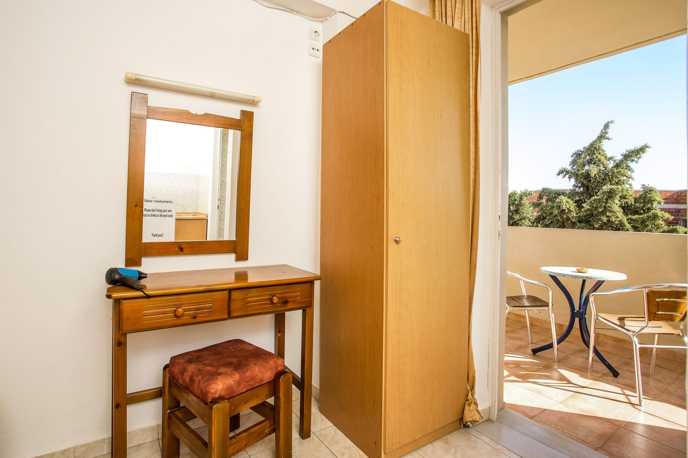 Vickys-Studios-Room-37