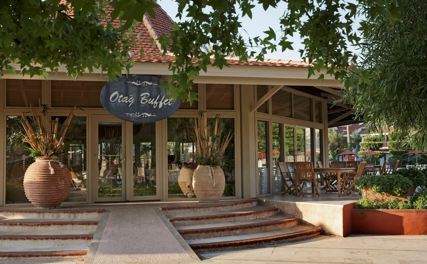 Marti-Resort-Deluxe-Restaurant-22