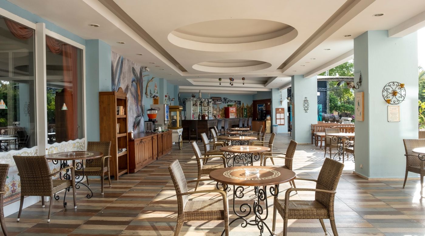 Pine-House-Hotel-Bar-39