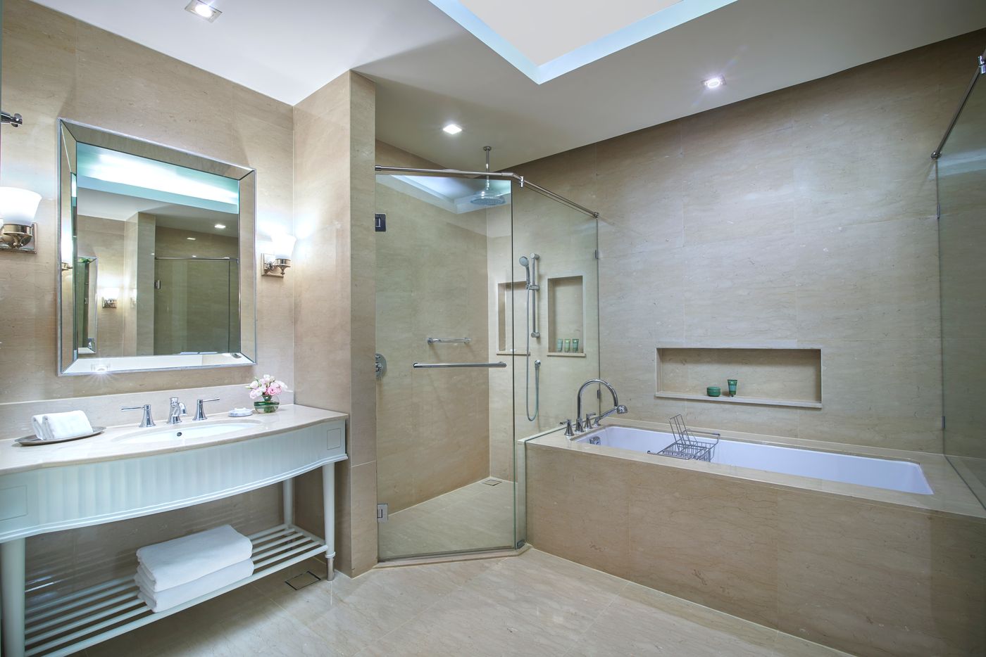 Oriental-Residence-Bangkok-Room-59