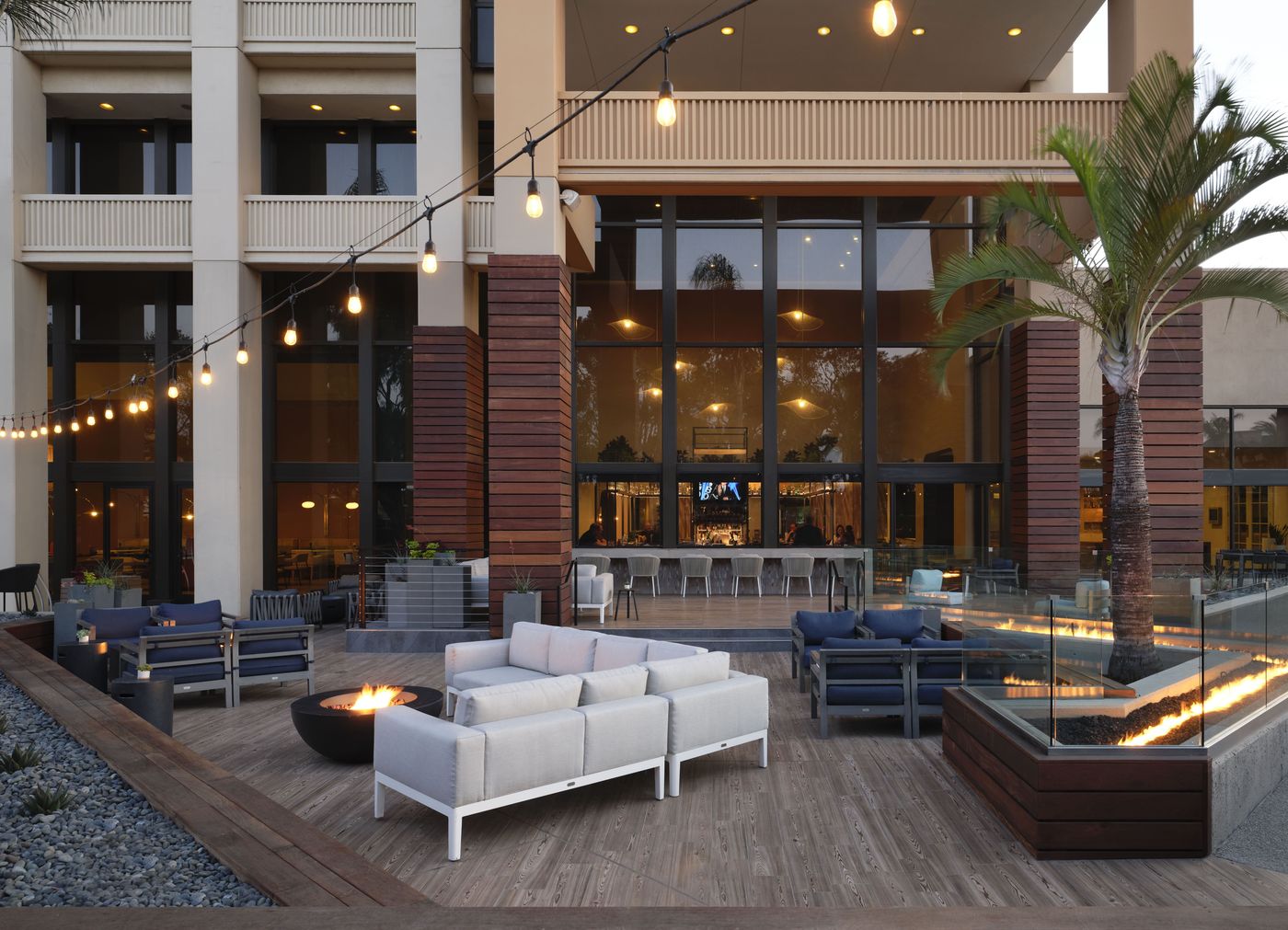 Hotel-Fera-Anaheim--a-DoubleTree-by-Hilto-Terrace-39
