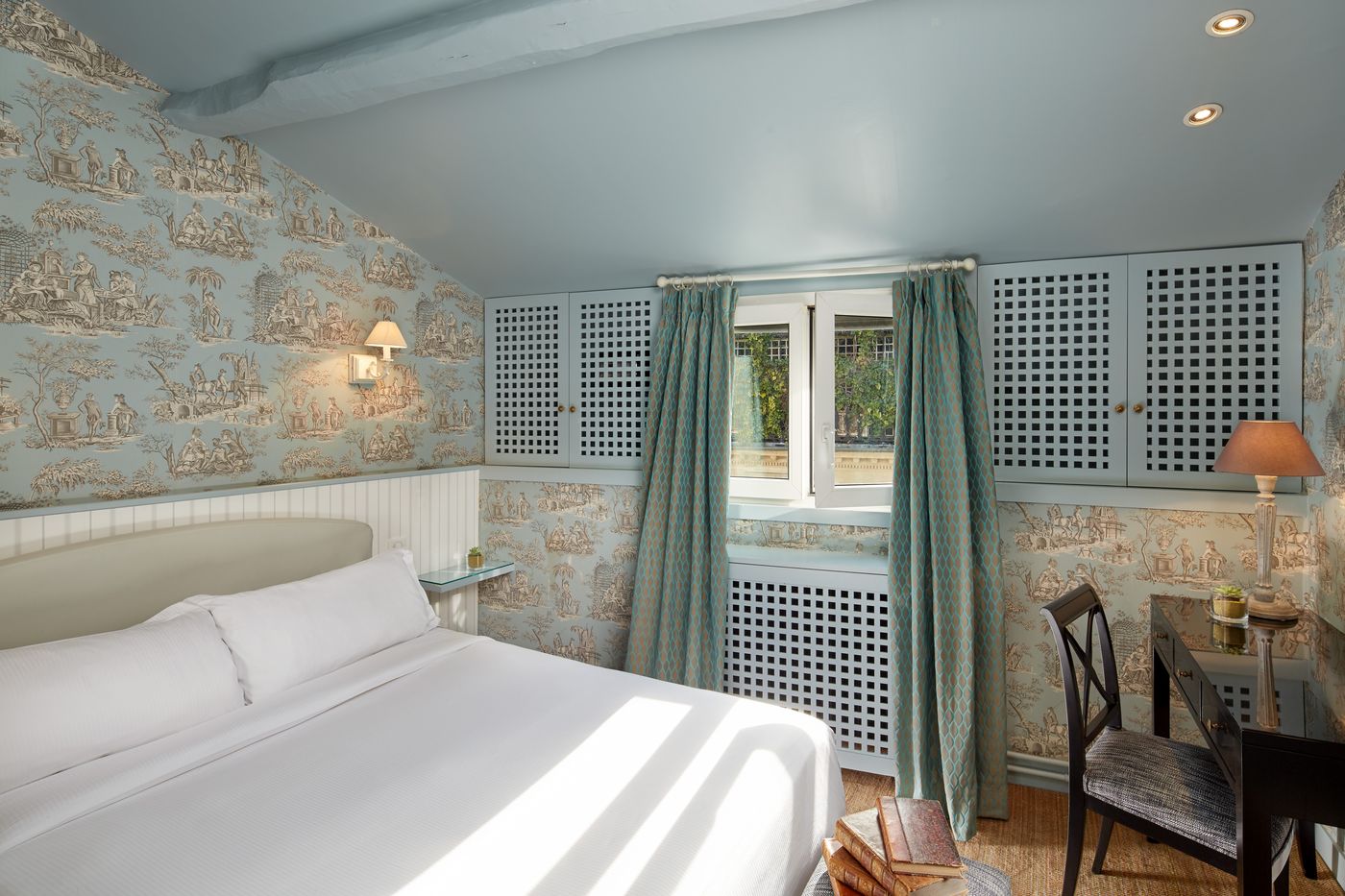 Saint-Germain---Paris-Room-36