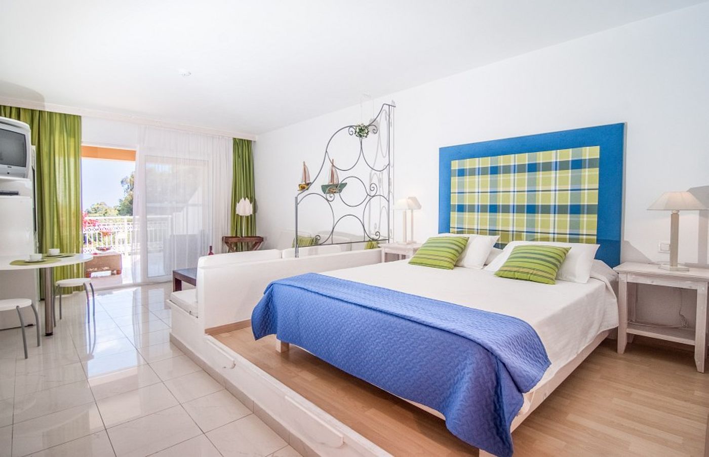 Gerakas Belvedere Luxury Suites